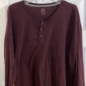 Old Navy long sleeve tee